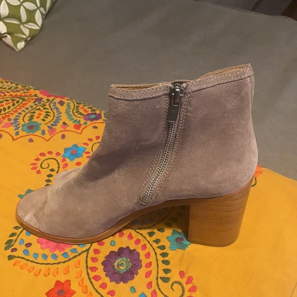 Frye - Picture 3 of 6